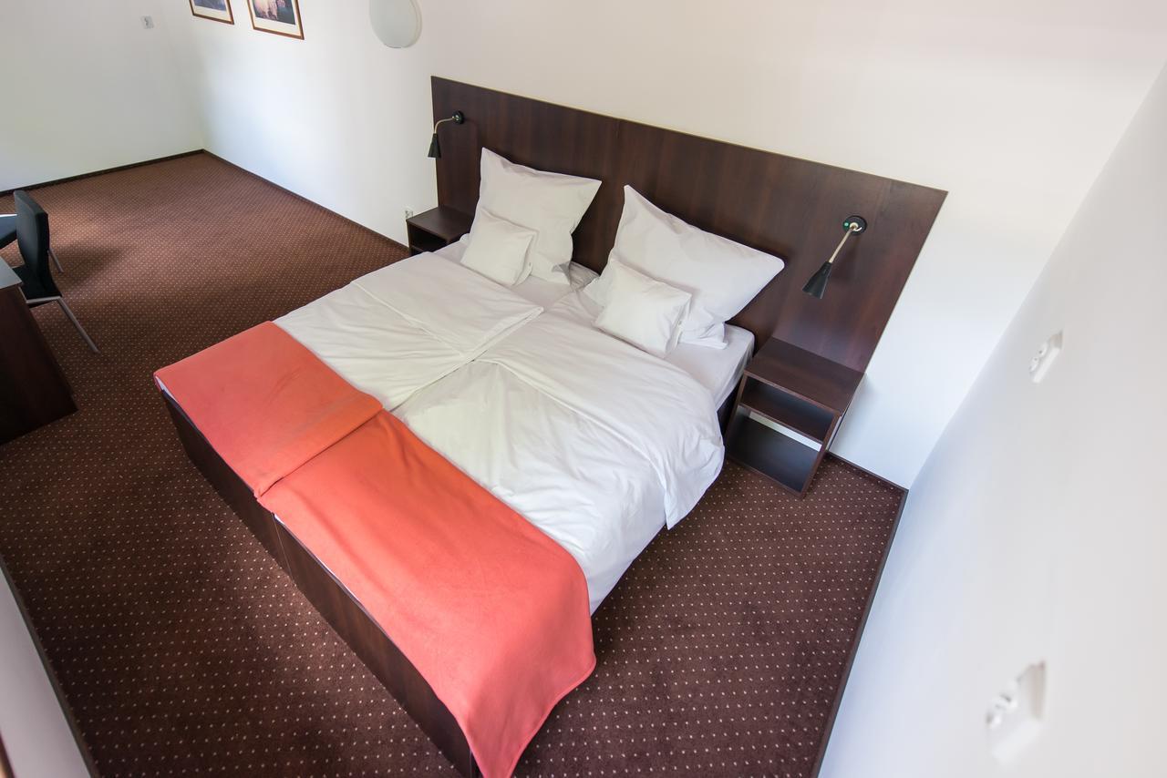 First Hotel Tczew Esterno foto
